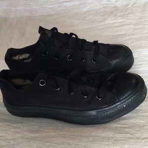 Black on black Converse